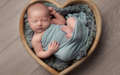 What to Expect During a Newborn Photoshoot: A Guide for Parents
